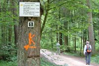 Der Wegweiser schickt uns zum Gansnestturm