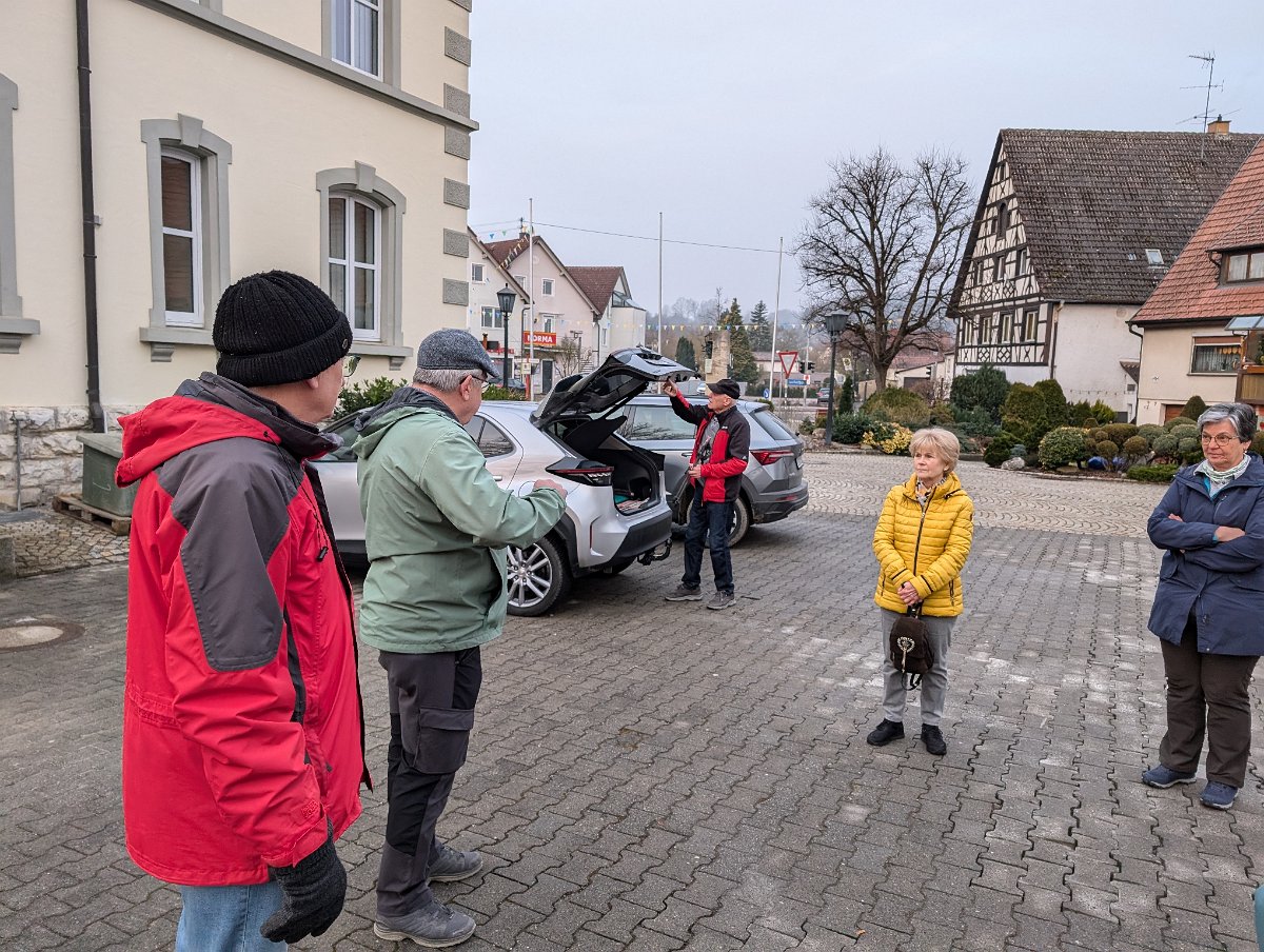 250222tuebingen_001.jpg - Treffpunkt am Dorfer Rathaus