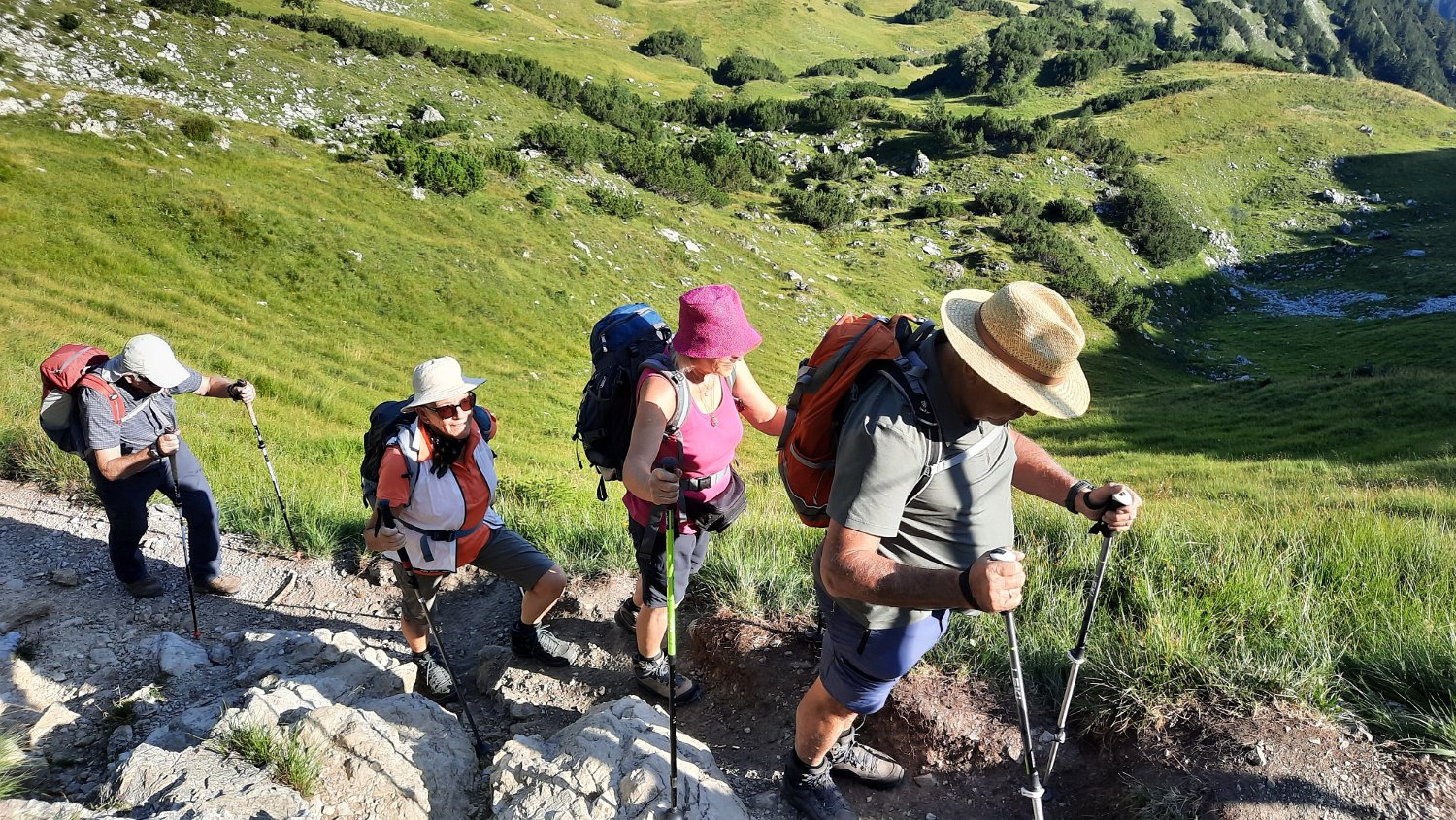 260815_Bergtour010.jpg - Aufstiegs in der Morgensonne... es ist ca. 9.45 Uhr