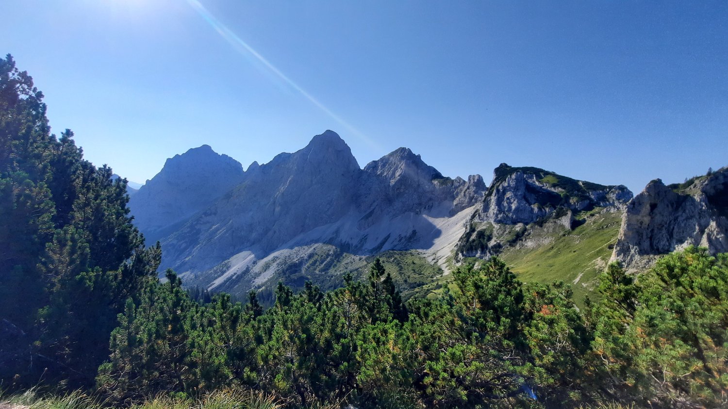 260815_Bergtour016.jpg - Immer im Blick  -  Rote Flüh und Gimpel und die Gipfel drumrum...