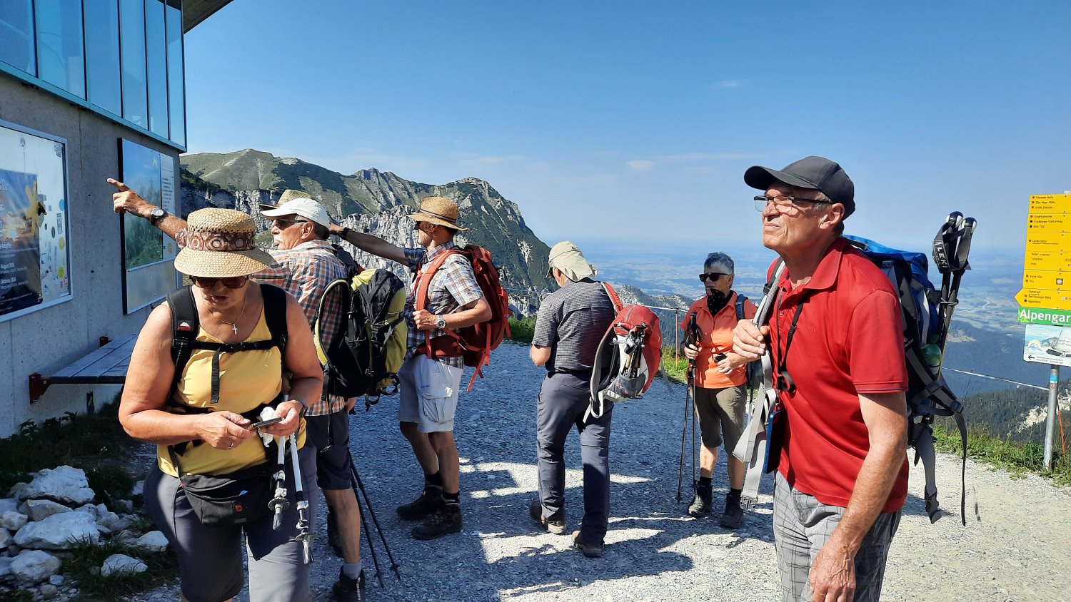 260815_Bergtour132.jpg - Wieder an der Bergstation ... kurz vor 16.00 Uhr